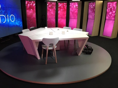 Agencement pour studio de tournage TV