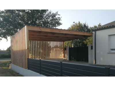 Carport en bois avec toit plat